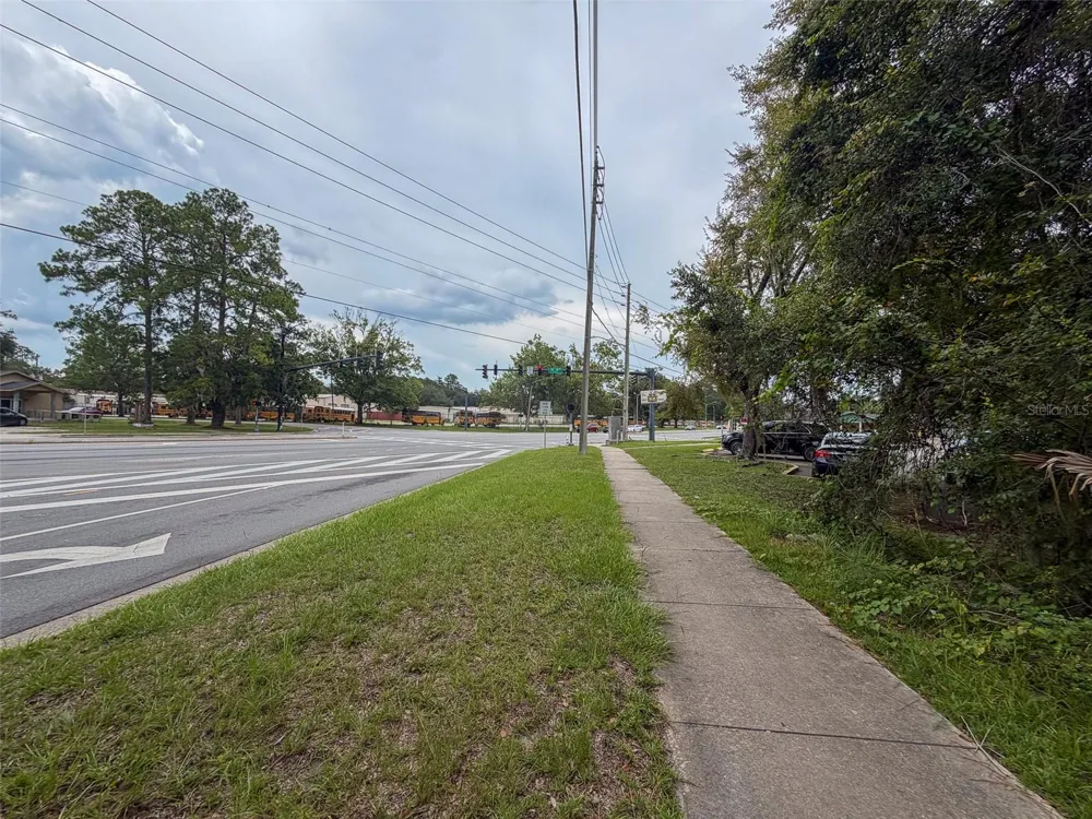 1715 SE 4TH AVENUE Gainesville, FL 32641