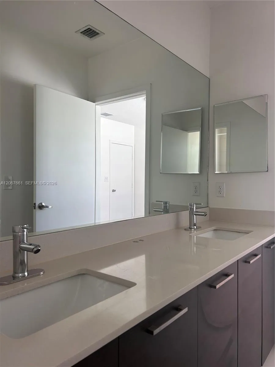 3584 NW 13th St Lauderhill, FL 33311