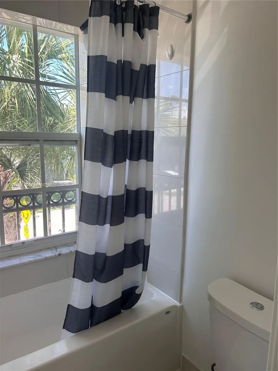 3584 NW 13th St Lauderhill, FL 33311