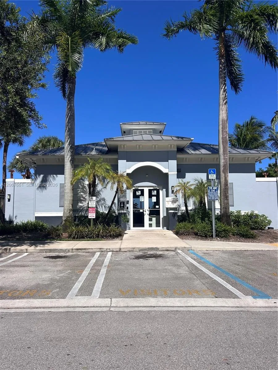 3584 NW 13th St Lauderhill, FL 33311