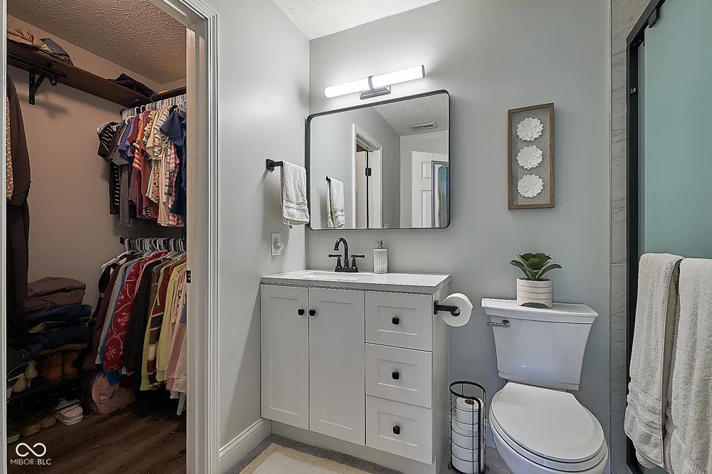 1563 Dale Court Greenfield, IN 46140