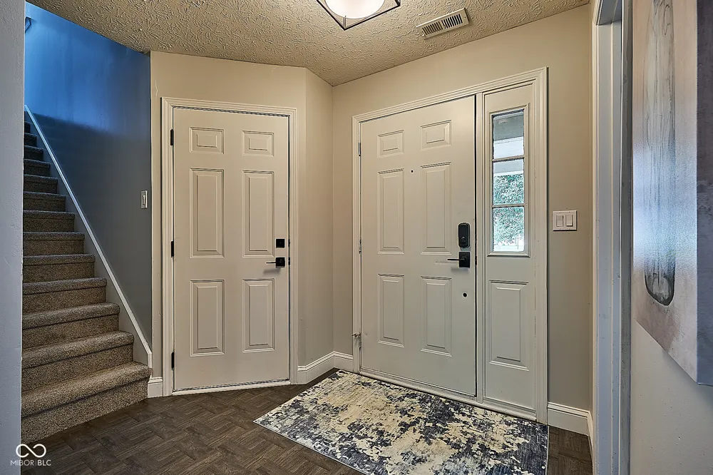 1563 Dale Court Greenfield, IN 46140