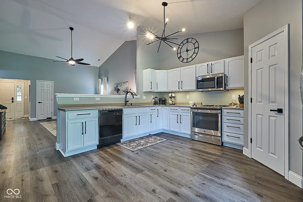 1563 Dale Court Greenfield, IN 46140