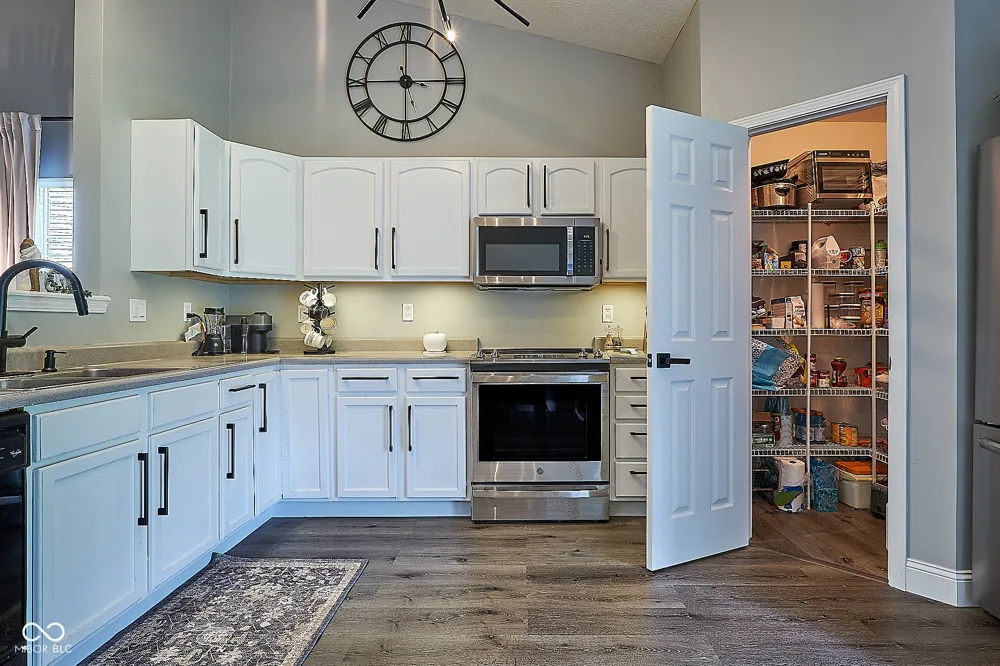 1563 Dale Court Greenfield, IN 46140