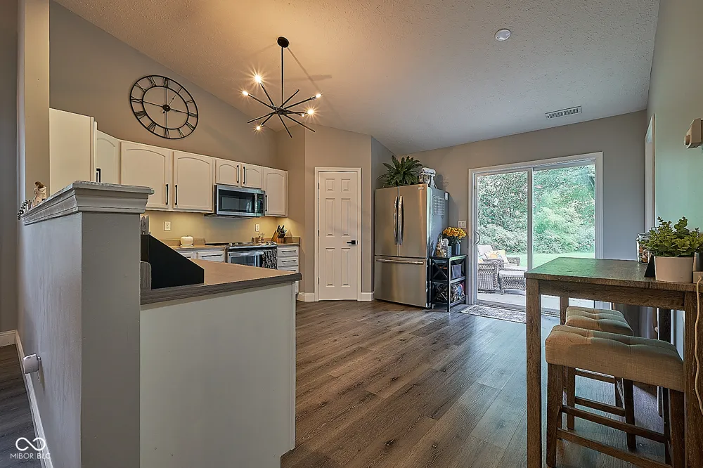 1563 Dale Court Greenfield, IN 46140