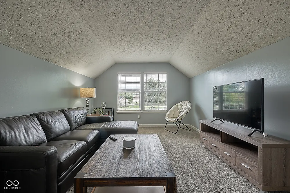 1563 Dale Court Greenfield, IN 46140