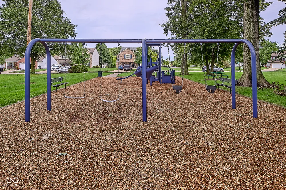 1563 Dale Court Greenfield, IN 46140