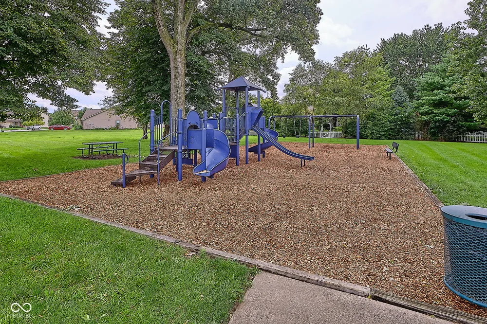 1563 Dale Court Greenfield, IN 46140