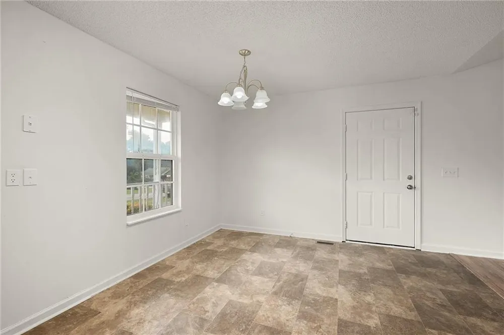 100 Walraven Way SE Calhoun, GA 30701