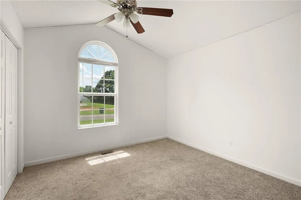 100 Walraven Way SE Calhoun, GA 30701
