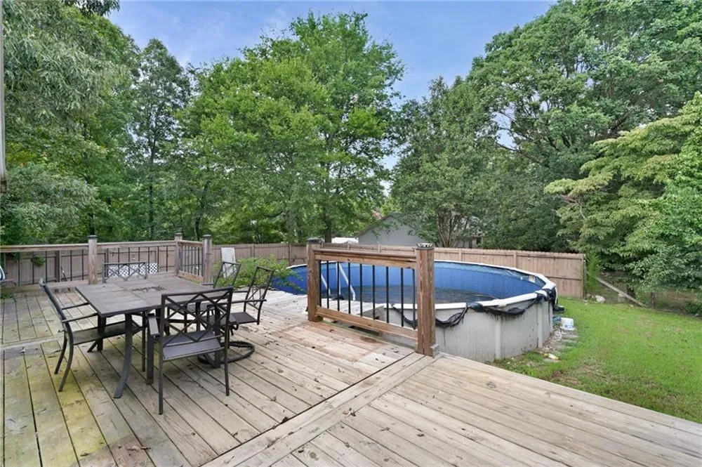100 Walraven Way SE Calhoun, GA 30701