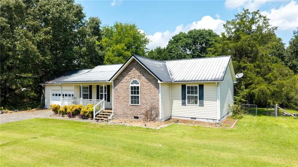 100 Walraven Way SE Calhoun, GA 30701