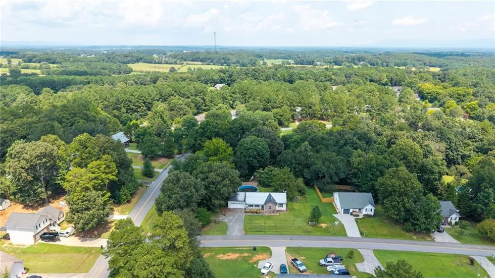 100 Walraven Way SE Calhoun, GA 30701