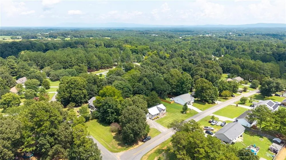 100 Walraven Way SE Calhoun, GA 30701