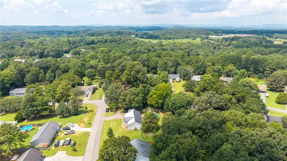100 Walraven Way SE Calhoun, GA 30701