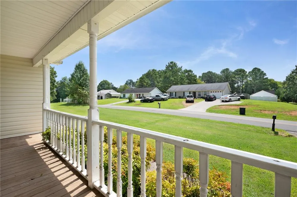 100 Walraven Way SE Calhoun, GA 30701