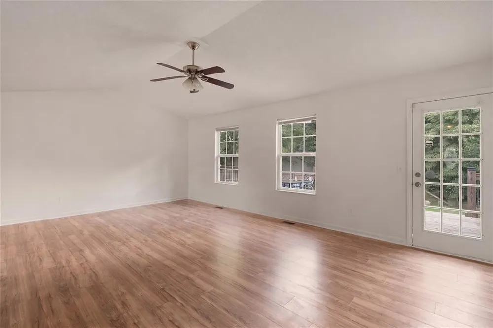 100 Walraven Way SE Calhoun, GA 30701