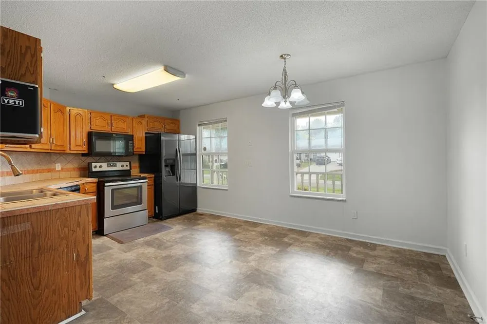 100 Walraven Way SE Calhoun, GA 30701