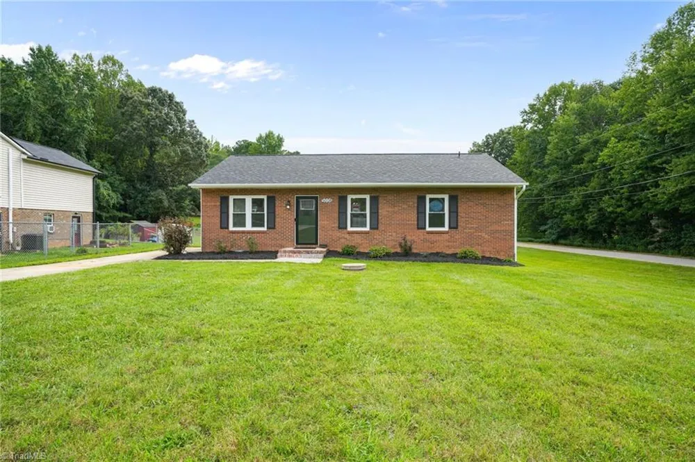 5006 Woodsboro Lane Winston-Salem, NC 27105