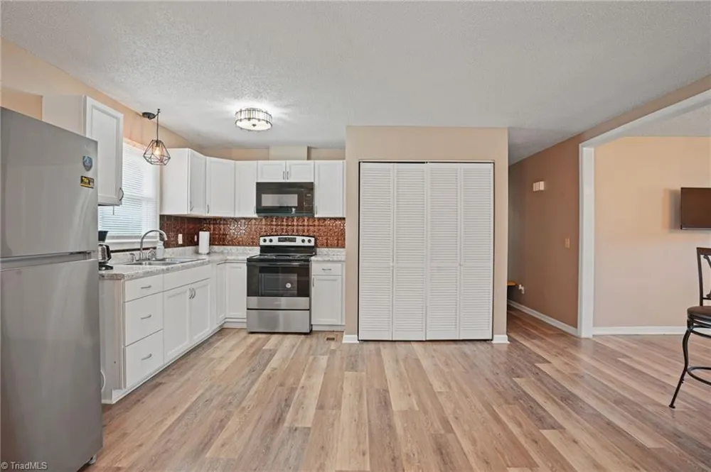 5006 Woodsboro Lane Winston-Salem, NC 27105