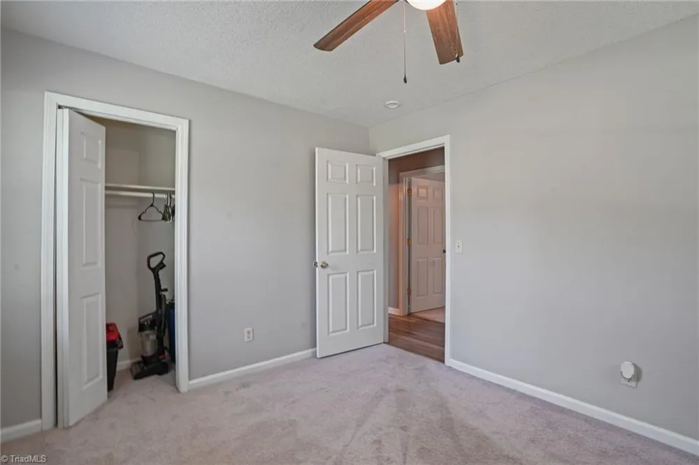 5006 Woodsboro Lane Winston-Salem, NC 27105