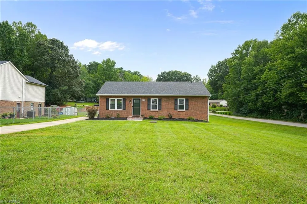 5006 Woodsboro Lane Winston-Salem, NC 27105