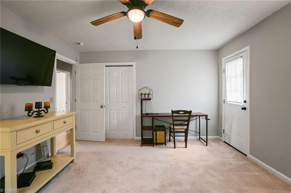 5006 Woodsboro Lane Winston-Salem, NC 27105