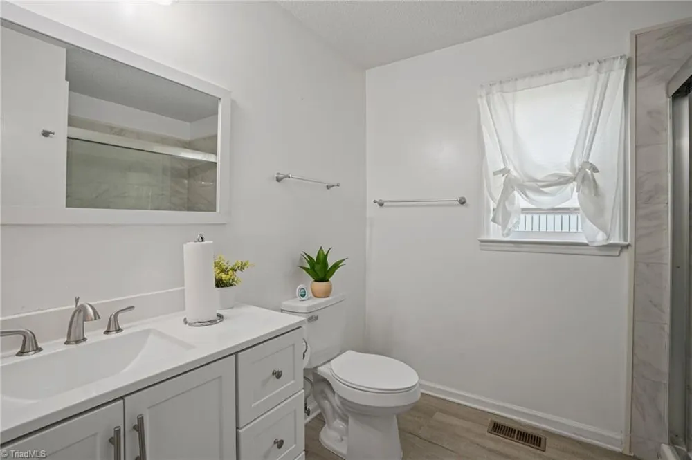 5006 Woodsboro Lane Winston-Salem, NC 27105