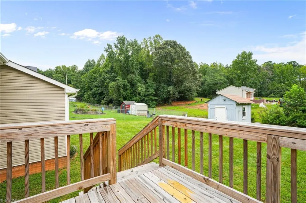 5006 Woodsboro Lane Winston-Salem, NC 27105