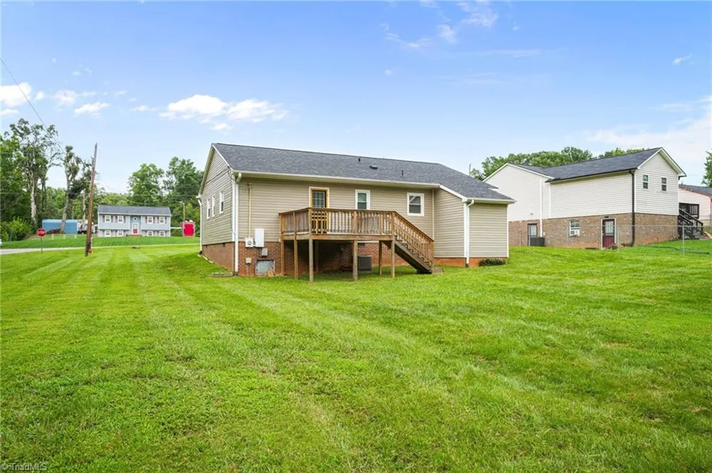 5006 Woodsboro Lane Winston-Salem, NC 27105