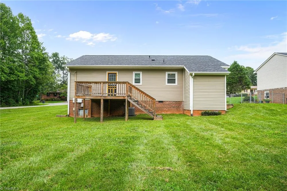 5006 Woodsboro Lane Winston-Salem, NC 27105