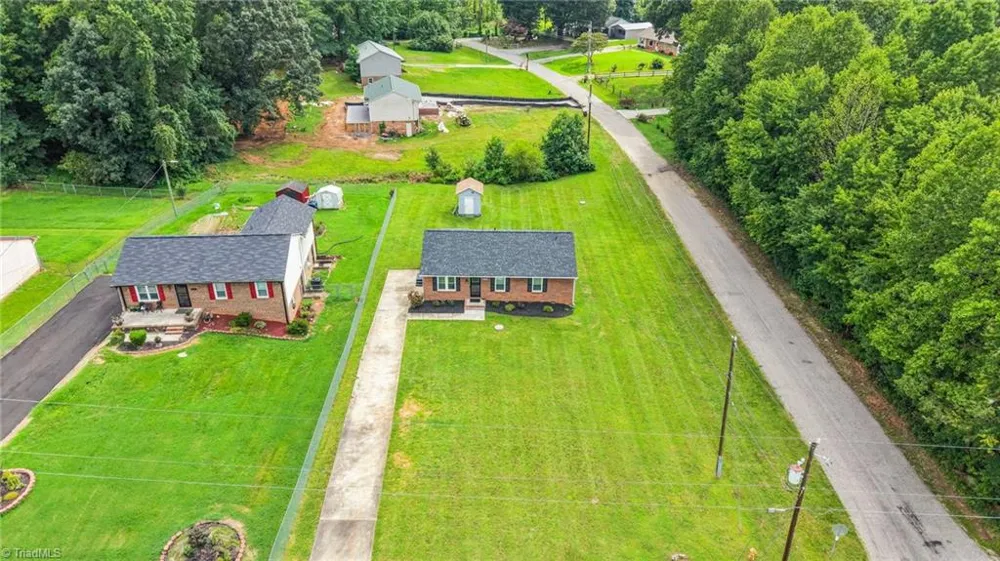 5006 Woodsboro Lane Winston-Salem, NC 27105
