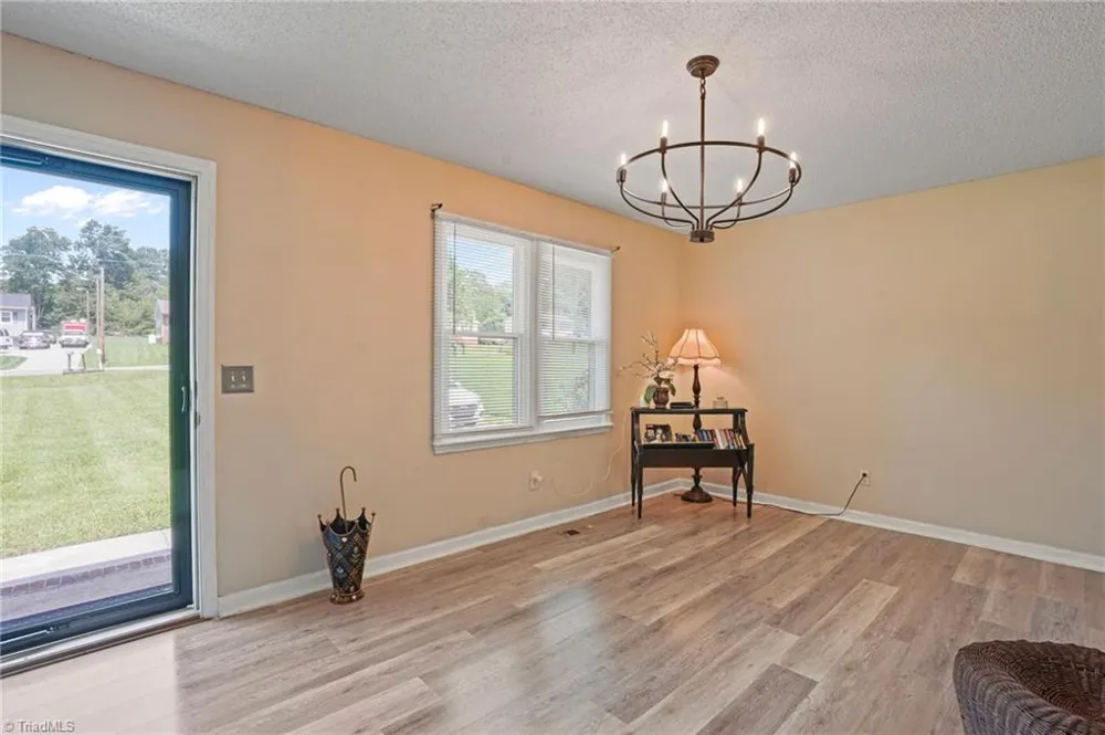 5006 Woodsboro Lane Winston-Salem, NC 27105