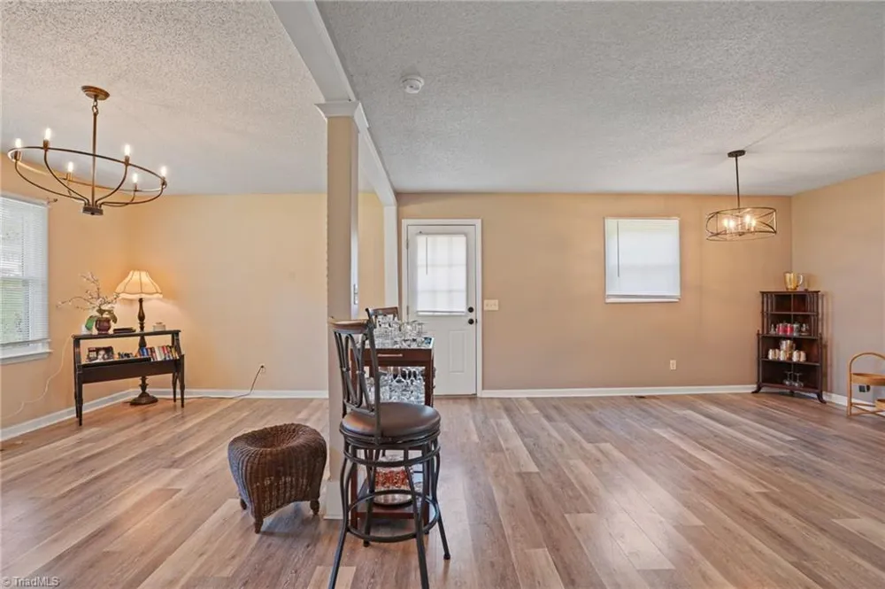 5006 Woodsboro Lane Winston-Salem, NC 27105