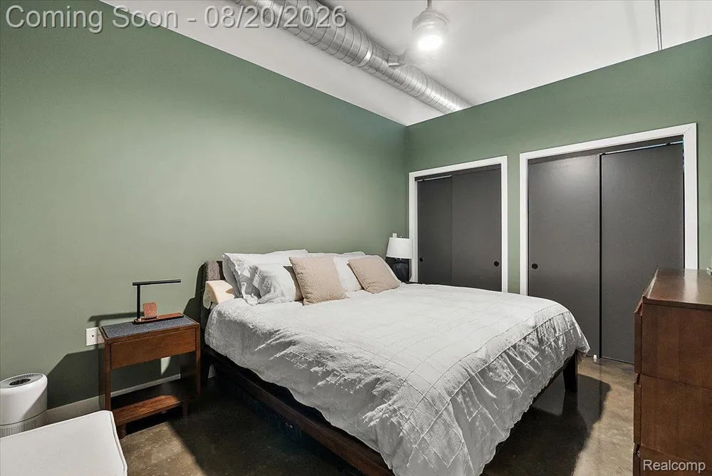 211 E 9 Mile Road #213 Ferndale City, MI 48220