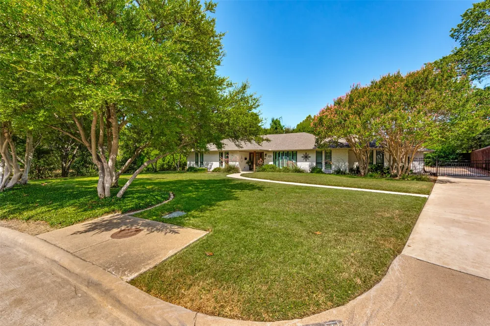 3959 Goodfellow Drive Dallas, TX 75229
