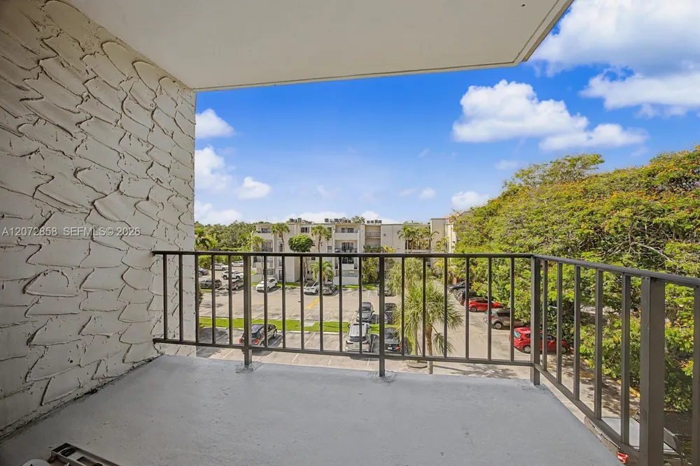 6900 Kendall Dr #A409 Pinecrest, FL 33156
