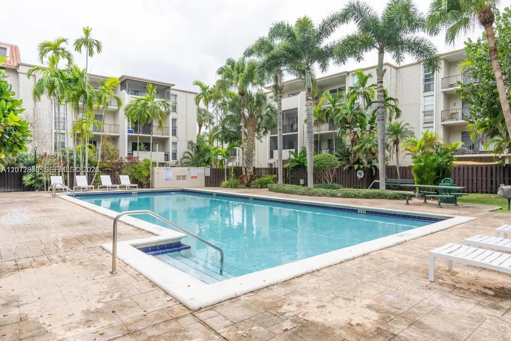 6900 Kendall Dr #A409 Pinecrest, FL 33156