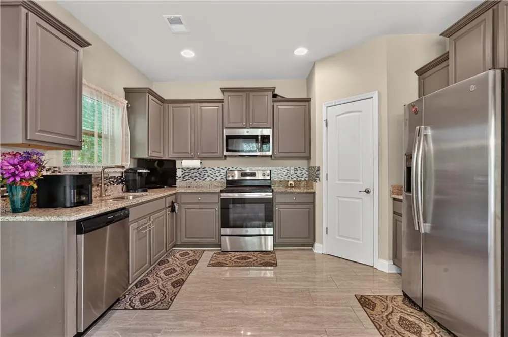 8664 Spivey Village Trail Jonesboro, GA 30236