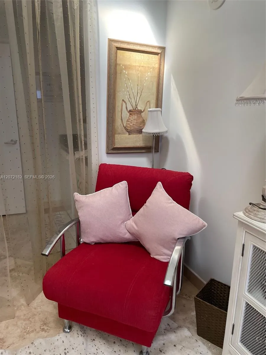 6365 Collins Ave #CAB18 Miami Beach, FL 33141