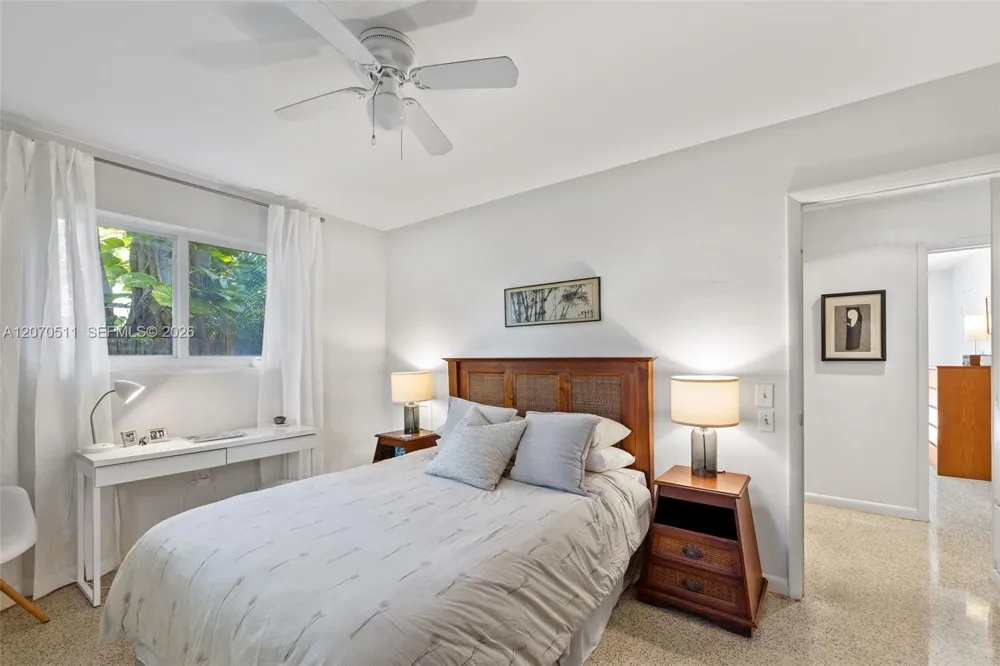 6390 SW 69th St South Miami, FL 33143