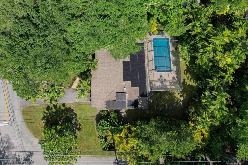 6390 SW 69th St South Miami, FL 33143
