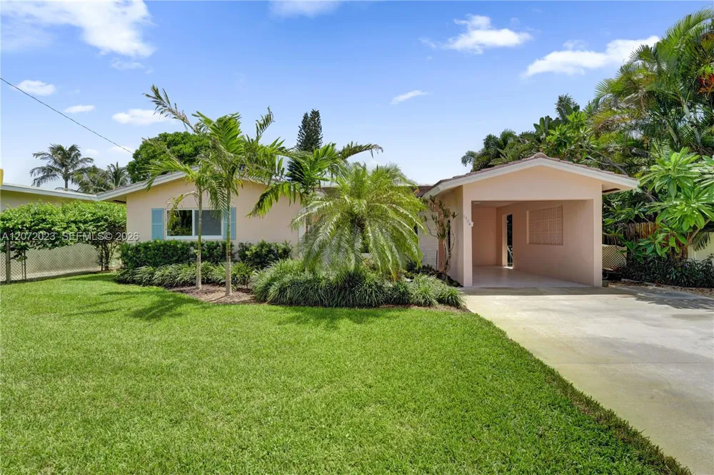 1524 NE 37th St Oakland Park, FL 33334