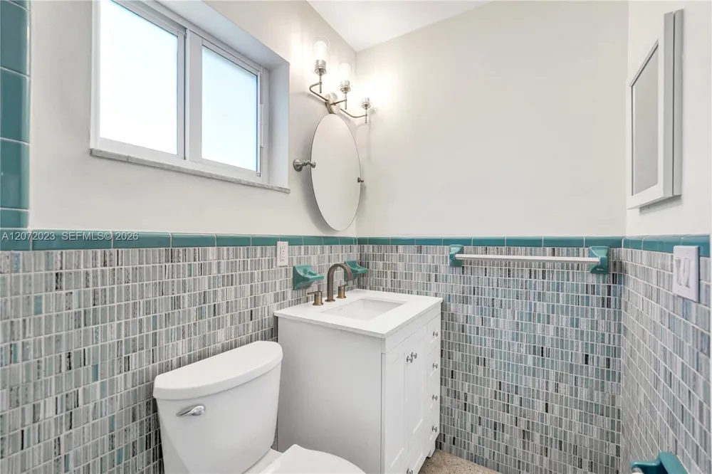 1524 NE 37th St Oakland Park, FL 33334