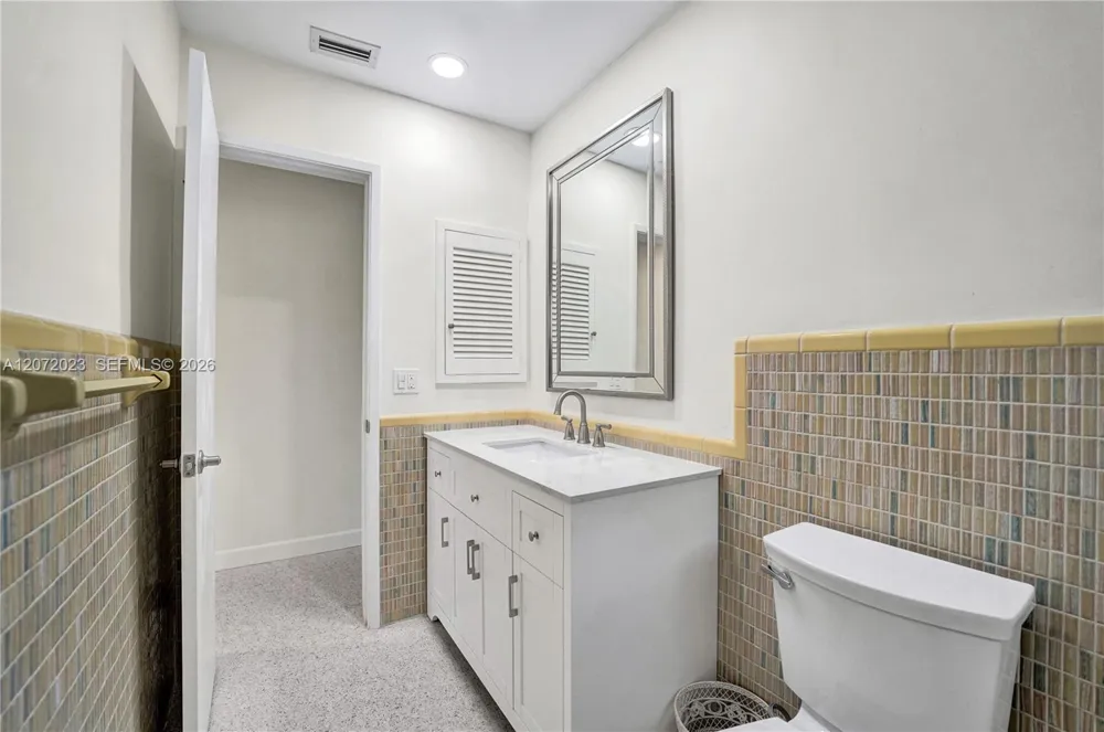 1524 NE 37th St Oakland Park, FL 33334