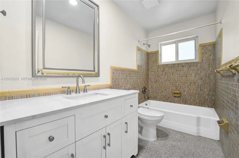 1524 NE 37th St Oakland Park, FL 33334