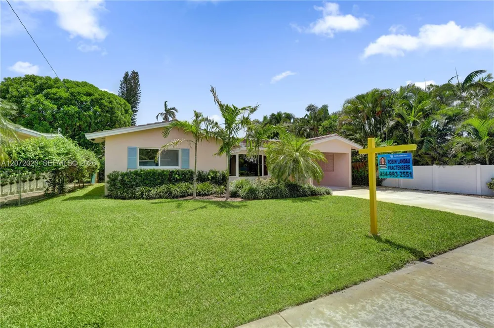 1524 NE 37th St Oakland Park, FL 33334