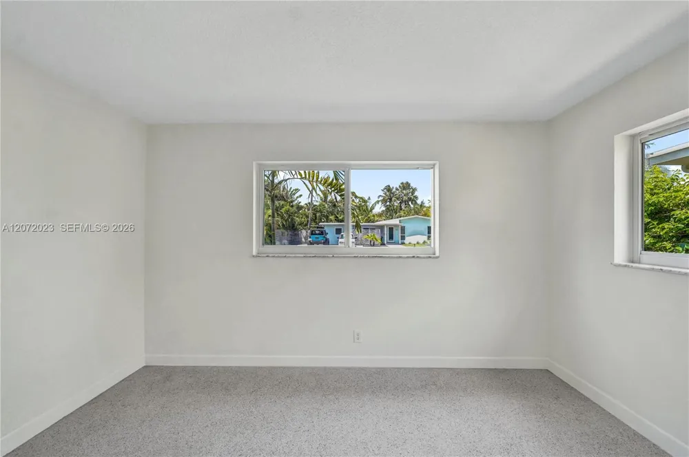 1524 NE 37th St Oakland Park, FL 33334