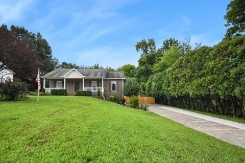 3515 Clearwater Drive