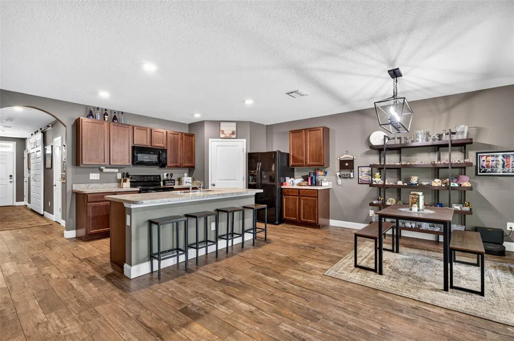 35900 HILLBROOK AVENUE Zephyrhills, FL 33541
